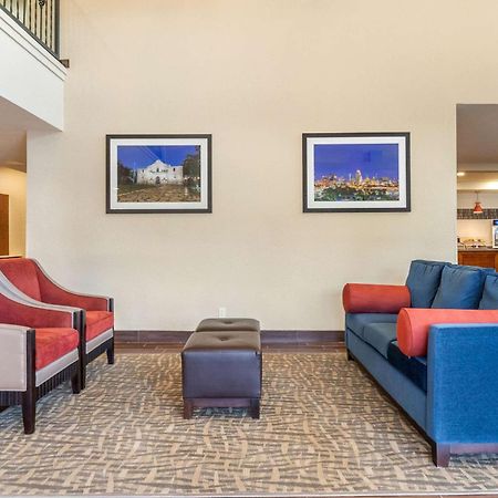 Comfort Suites San Antonio Airport North Exterior photo