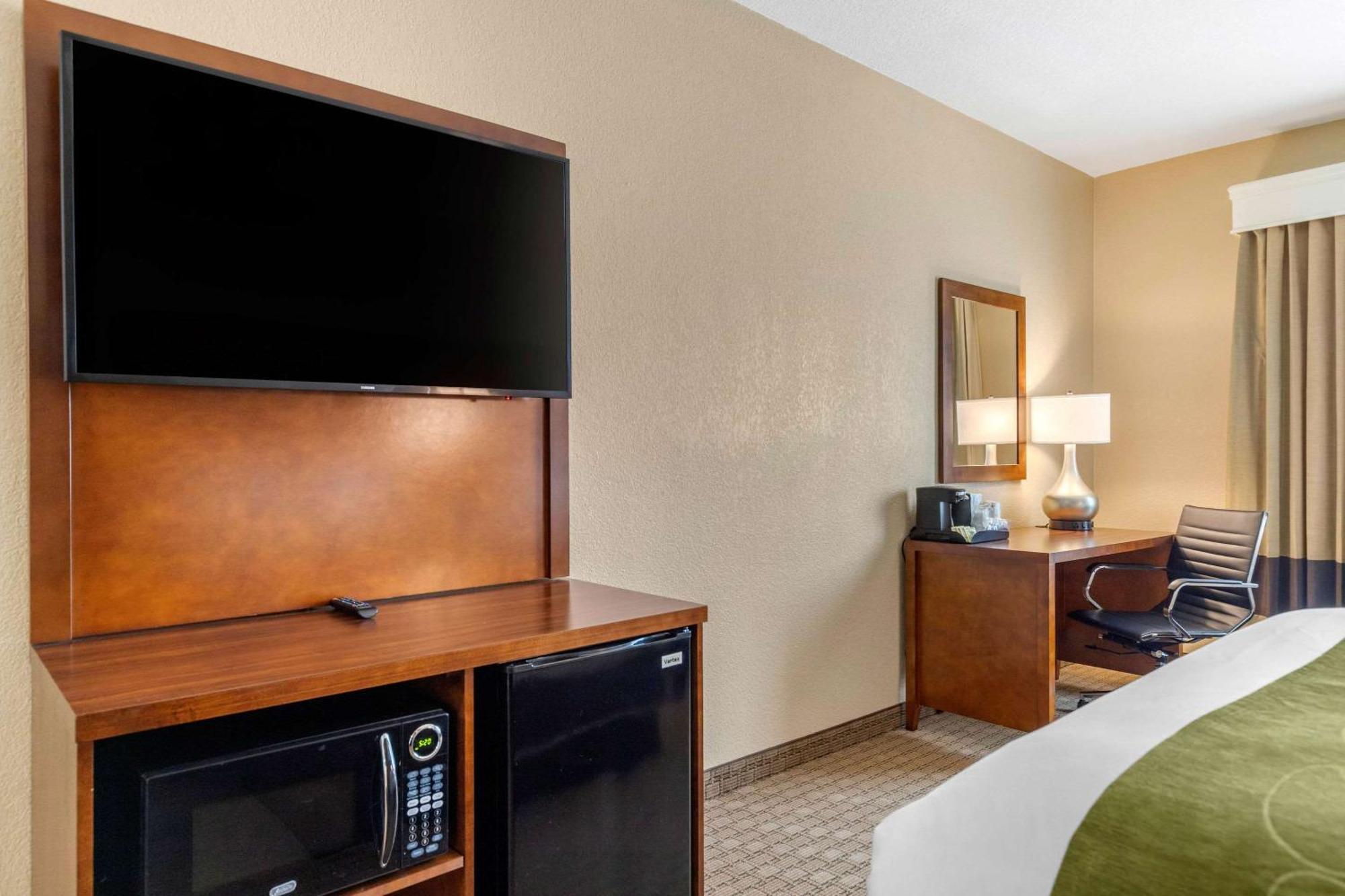 Comfort Suites San Antonio Airport North Exterior photo