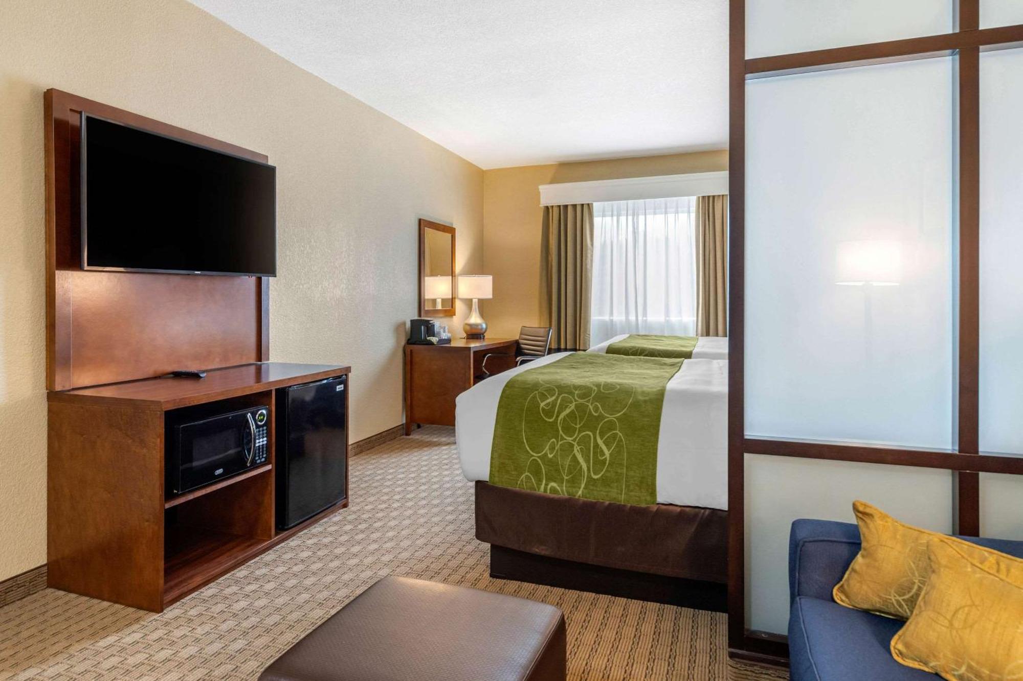 Comfort Suites San Antonio Airport North Exterior photo