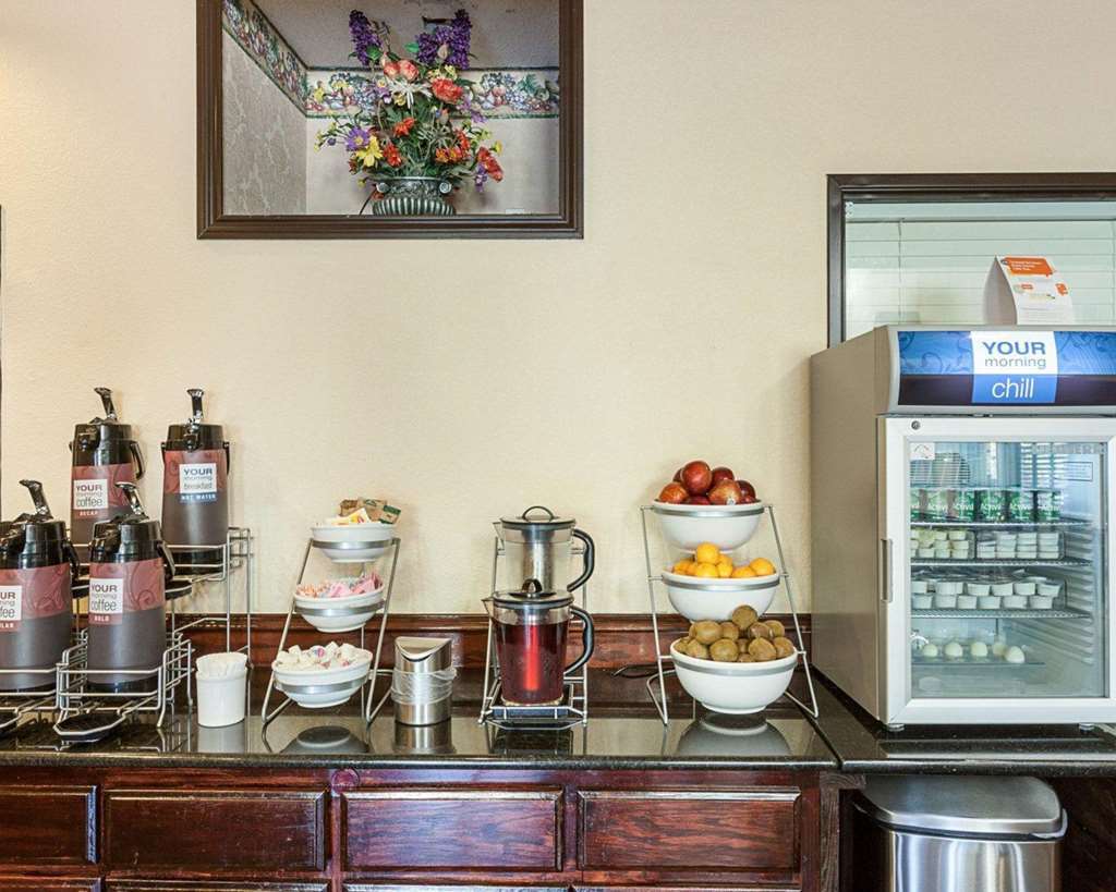Comfort Suites San Antonio Airport North Restaurant photo
